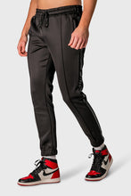 Load image into Gallery viewer, UPFITCLO. MEN TRACKPANTS BLACK