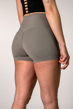 Load image into Gallery viewer, UP FIT CLO. Short Leggings Light Green